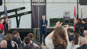 SW Gives Oath of of Enlistment in Camden, Arkansas