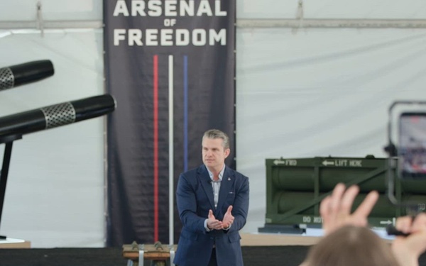 SW Gives Oath of of Enlistment in Camden, Arkansas