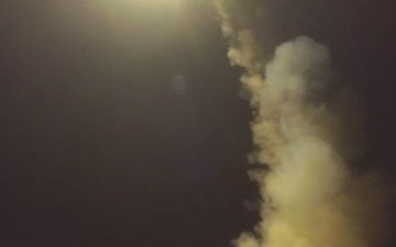 USS Pinckney (DDG 91) fires TLAM