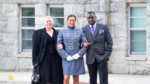 West Point Graduate 1LT Tia Morris Leads M109A7 Paladin Platoon at Fort Bliss