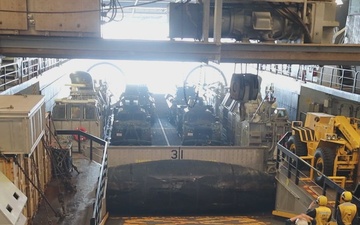 31st MEU | LCAC ship to shore