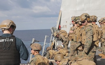 31st MEU | Live-Fire deck shoot aboard the USS New Orleans (LPD-18)