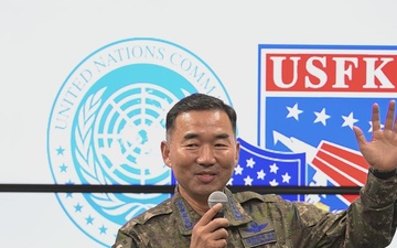 B-Roll: ROK Joint Chiefs of Staff chairman tours CP TANGO