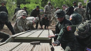 Hanuman Guardian 26: 444th Combat Engineer Company partner with Royal Thai Army for wet gap crossing