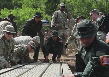 Hanuman Guardian | 444th Combat Engineer Company partner with Royal Thai Army for wet gap crossing