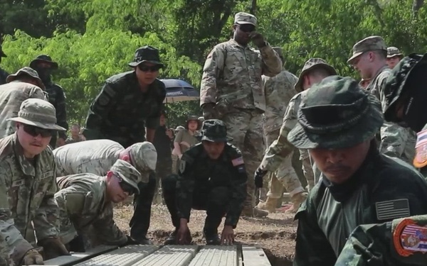 Hanuman Guardian 26: 444th Combat Engineer Company partner with Royal Thai Army for wet gap crossing