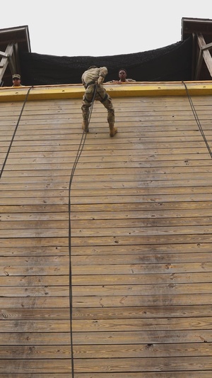 Eagle Tower Rappel Training EPK (V)