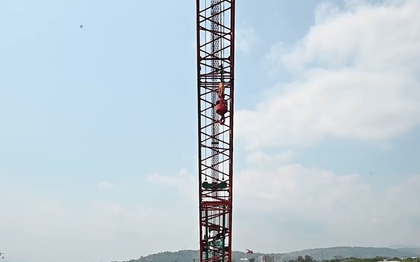 26-1PH Conducts Crane Operations