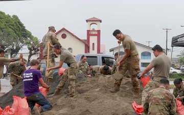 Hawaii National Guard assists Waialua community with Kona Low storm preparations