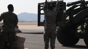 MWSS-171 Marines set up FARP site