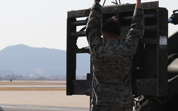 MWSS-171 Marines set up FARP site