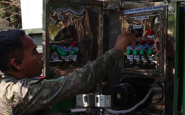 Sustaining the Force: 25th Infantry Division, Philippine Army Deliver Potable Water