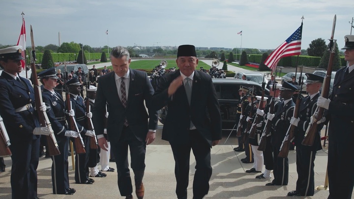 SW Hosts Indonesian Minister of Defense at Pentagon