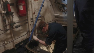 Maintenance aboard USS Iwo Jima