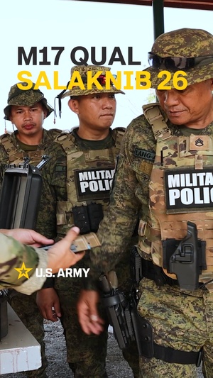 U.S. Soldiers conduct M17 training with Philippine Army