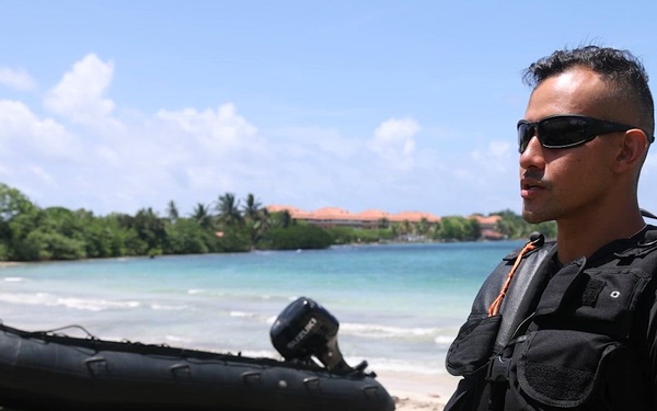 Army Security Cooperation Group–South train on Rigid Inflatable Boats in Panama