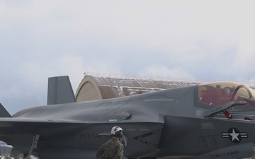 U.S. Marines with VMFA-542 prepare F-35B Lightning II for familiarization flight