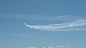 Thunderbirds Arrive at Travis Air Force Base for Wings Over Solano
