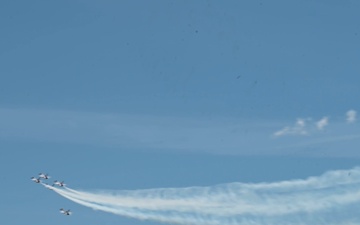 Thunderbirds Arrive at Travis Air Force Base for Wings Over Solano