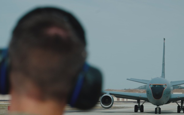 Kadena KC-135 Stratotanker certifies Kunsan Airmen on hot pit procedures