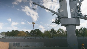 Navy Reserve Sailors Conduct Crane Operations