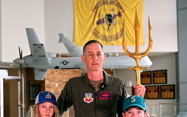 Col. Brad Howell &amp; Family - Mariners at Bat