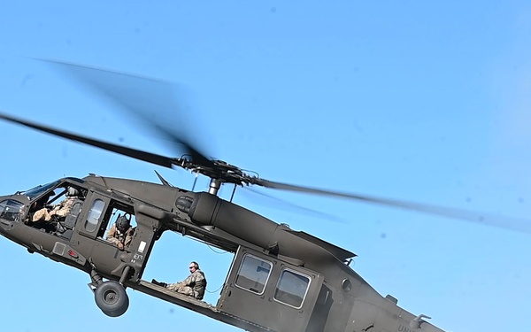 Paratroopers Hone Skills with D.C. Army National Guard Aviation Battalion