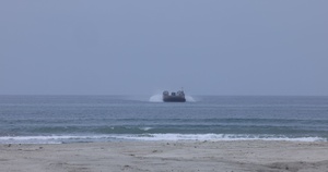 1st Maintenance Bn. executes LCAC operations during a FEX