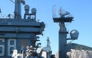 Nimitz Sailors Shift Colors