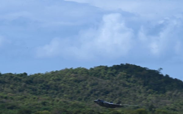 F-35 B Lightning II take off from Puerto Rico