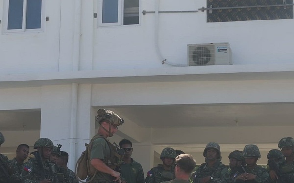 Balikatan 2026: 3rd LCT, Philippine Marines exchange life-saving skills
