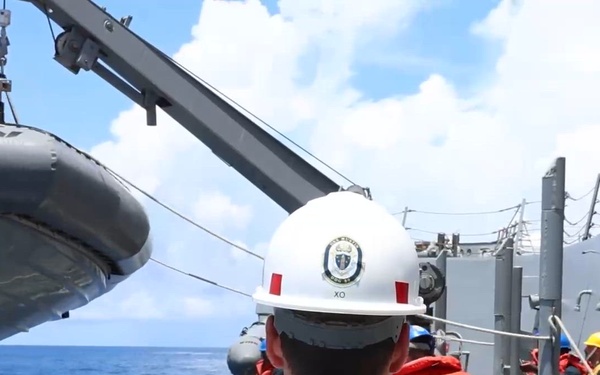 USS Mustin Conducts Boat Operations