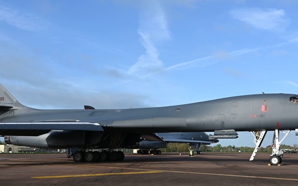 B-1B Lancers takeoff for conditioning flight