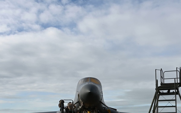 Airmen maintain B-1B Lancers tasked to support USCENTCOM