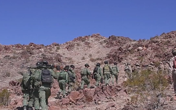 Singapore Armed Forces and 1st Marine Division Marines conduct joint training.