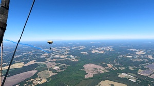 Golden Knights Perform Smoke Chain Maneuver Ahead of Freedom 250