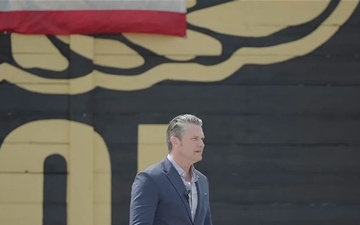 Hegseth Hosts Reenlistment at Fort Campbell
