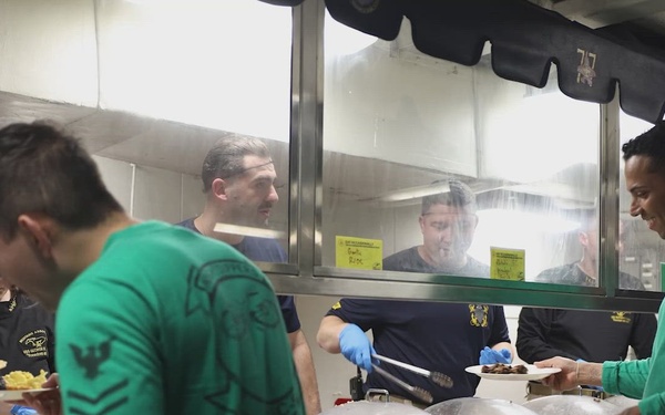 Sailors prepare meals aboard USS George H.W. Bush