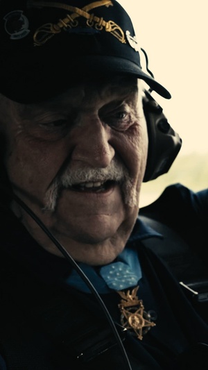 SOCIAL: Medal of Honor Recipients Fly with 101st Combat Aviation Brigade During Week of the Eagles