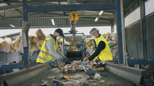 AFN Naples Video Spot - Recycling Steps