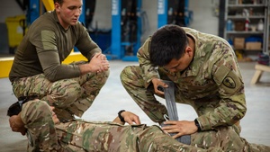 U.S. Army, French soldiers exchange combat lifesaver techniques in Estonia