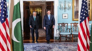 Secretary of State Marco Rubio meets with Pakistani Deputy Prime Minister and Foreign Minister Ishaq Dar