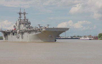 Sail 250 New Orleans: USS Kearsarge docks