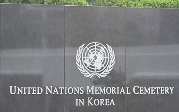USFK Commander and United Nations Command Intern Korean War Veterans