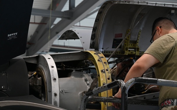86MXS conducts letter check on C-130J Super Hercules