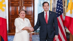 Secretary of State Marco Rubio meets with Philippine Foreign Secretary Maria Theresa Lazaro