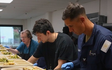 Service Members Volunteer During Portland Fleet Week