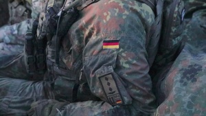 German Officer train with Montana National Guard