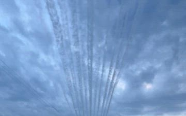 Thunderbirds, Blue Angels fly in rare Super Delta formation