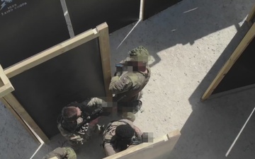 Through the breach: U.S.,Czech soldiers sharpen close quarters battle skills in Lithuania (Horizontal)